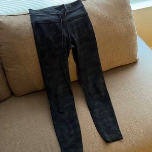 Vuori Daily Legging camouflage small